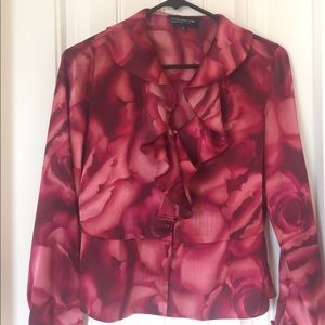 Beautiful Jones New York floral shirt.